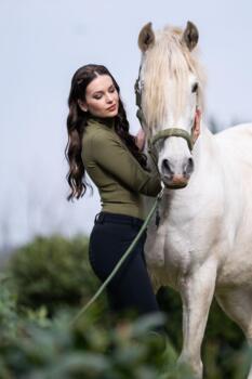 HKM Montalcino højhalset bluse til dame